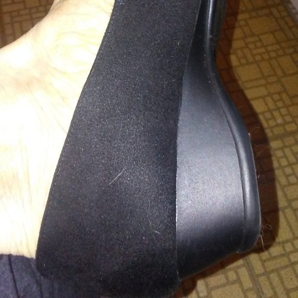 Shoes - Picture 2 of 5